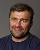 Mikhail Porechenkov as Viktor Gromov