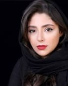 Hasti Mahdavifar as Alma Pourasmail