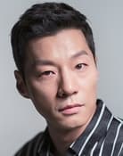 Lee Chun-hee as Sung Si-hoon