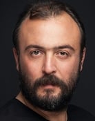Deniz Hamzaoğlu as Yaşar Saruhanlı