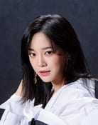 Kim Se-jeong as Hong Yi-Young