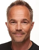 Jon Øigarden as Jarl Varg