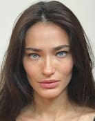 Saadet Işıl Aksoy as Pınar