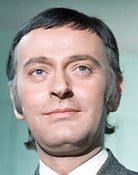 Barrie Ingham as Colin und Charlie