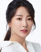 Park Soo-bin as Lee Yoo-jin