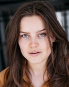 Eline Grødal as Mia