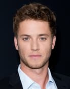 Jeremy Sumpter as Pete Young