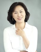 Bae Jeong-mi as Illy (voice)