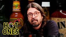 Dave Grohl Makes a New Friend While Eating Spicy Wings