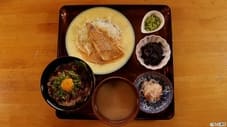 가나가와현 요코하마시 사쿠라기쵸의 참돔 소테 오로라 소스와 참치 육회덮밥