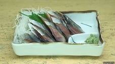 江東區清澄白河的卜派（菠菜）炒培根與煙燻秋刀魚生魚片