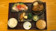 東京都目黑區大岡山的鰹魚定食及茶泡飯(冷)